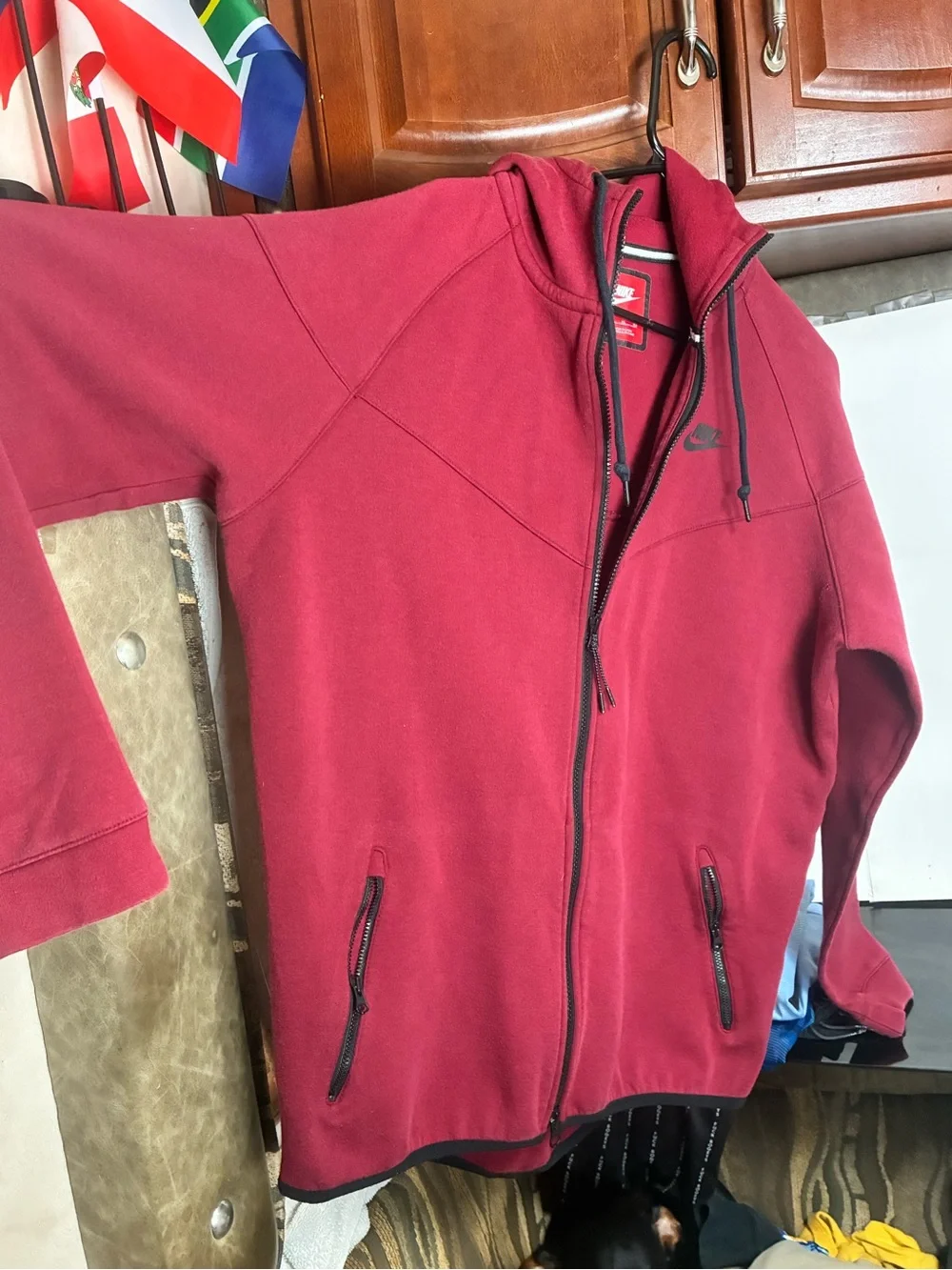 Nike Men's Dark Red Full-Zip Hooded Windbreaker
